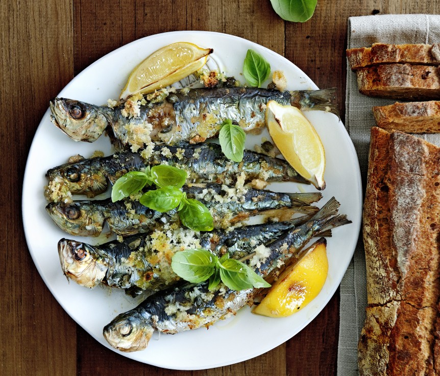 heerlijke geroosterde sardines op italiaanse wijze